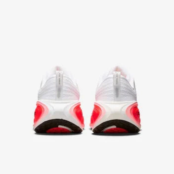 TÊNIS NIKE VOMERO PLUS